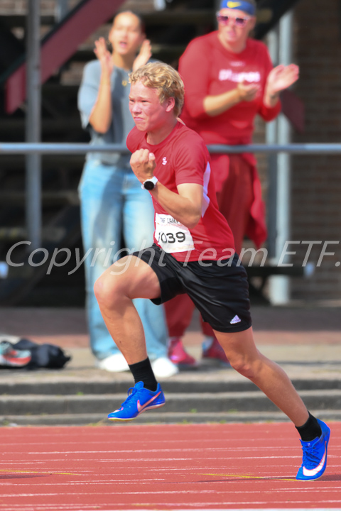 Credit: ETF /  Ed Turk; Photonumber 25Z_1955